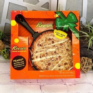 Cast Iron Skillet Reese's Chips Cookie Baking Pan (Cookie Mix Not Included)